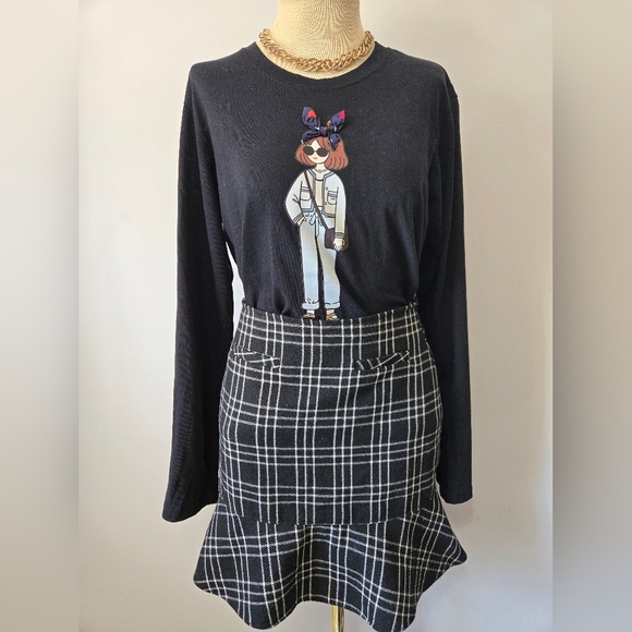 MIMI long Sleeve Black Shirt with A Graphic  Design And Bow. Size Medium - Picture 9 of 14